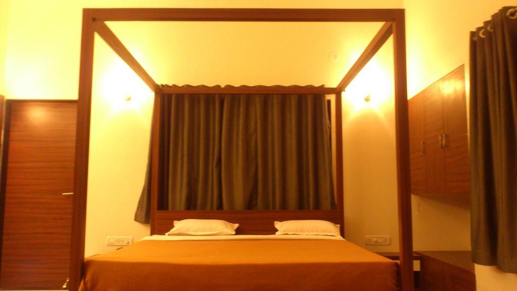 Hotel Darshan Executive Аурангабад Экстерьер фото